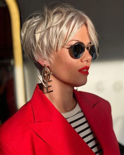 Square faces look great with extra height to their <strong>hair</strong>; lots of soft, rounded layers are your friend here, as displayed by Dame Judi Dench with one of the best <strong>short hairstyles for</strong> women over 50, a soft <strong>pixie</strong> crop. . Pixie bob hairstyle
